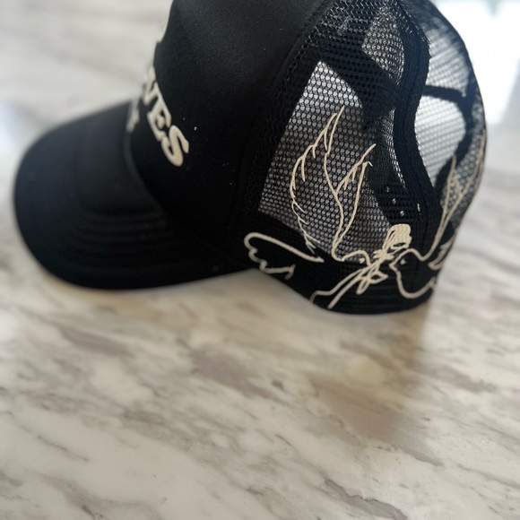 “GOD LOVES YOU” Trucker hats - Picture 11 of 17